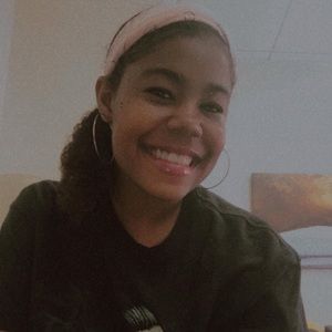 Meet your Posher, Geneiva